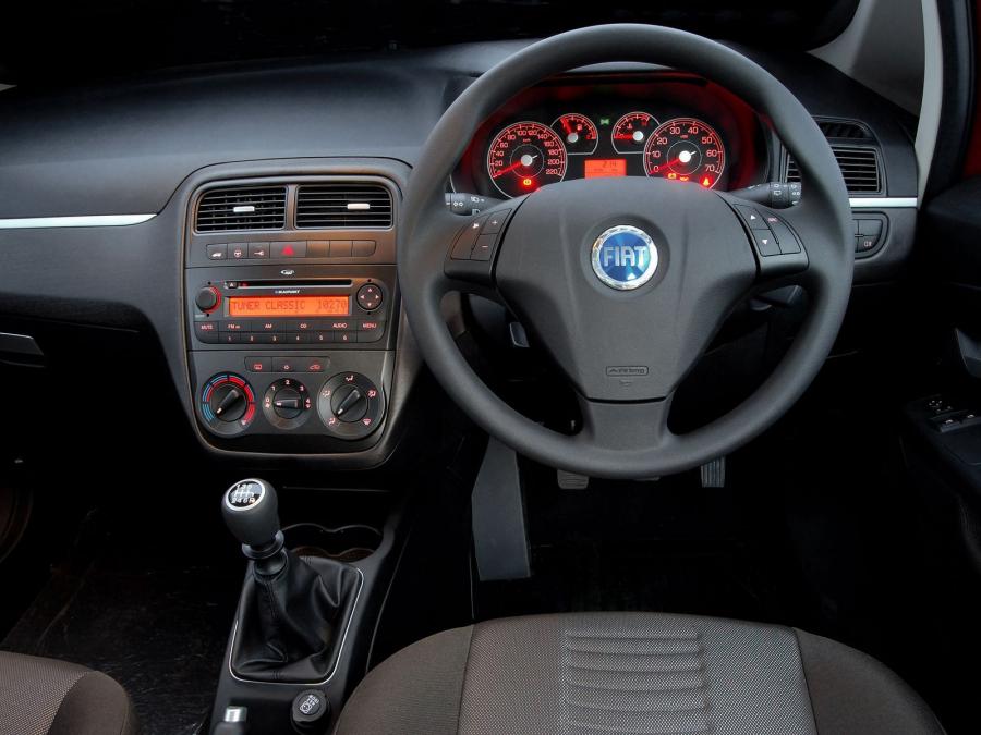  Fiat Grande Punto 5-Door 2006 года  (ZA) (фото 7 из 7)